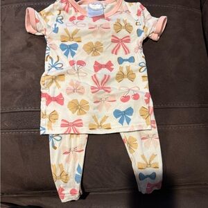 Bamboo Tres Beau et Belle Bow Print Pajama Set
